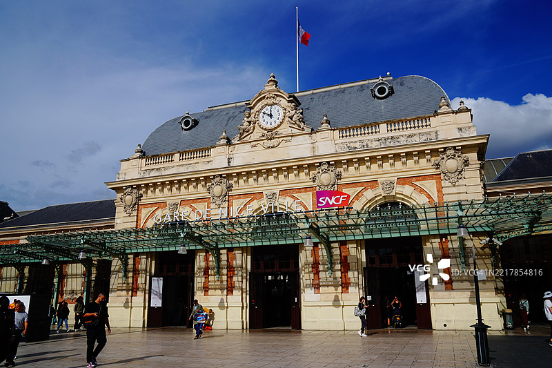 尼斯火车站的外观，阳光明媚，法国尼斯图片素材