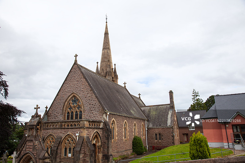 位于苏格兰洛蒙德湖西岸的美丽村庄卢斯的教堂和墓地图片素材