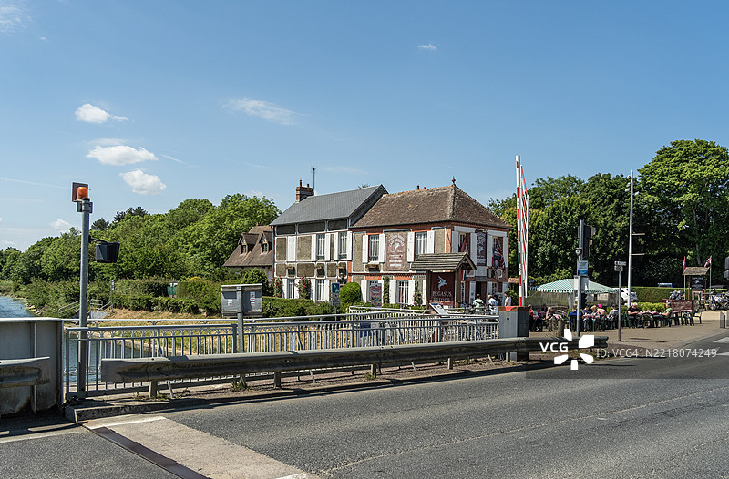 佩加苏桥旁的贡德雷咖啡馆图片素材