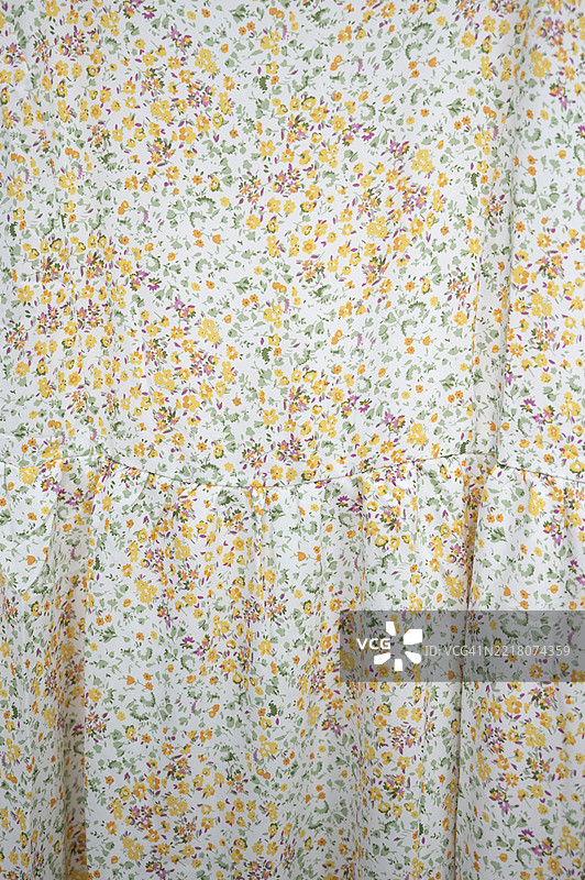 白色背景的花卉图案面料图片素材