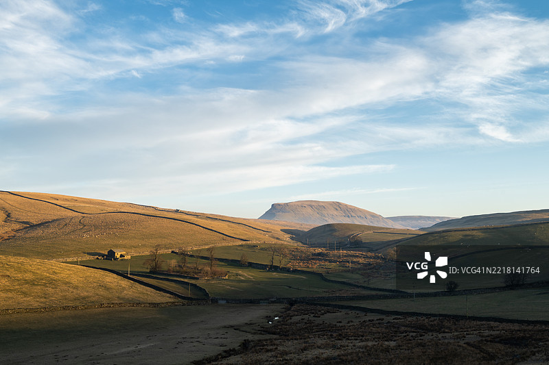 日出时的佩恩·伊·亨特山图片素材