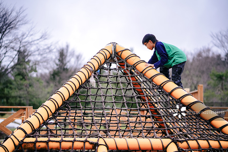 攀登到顶峰图片素材