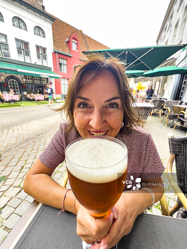 大比利时啤酒。图片素材