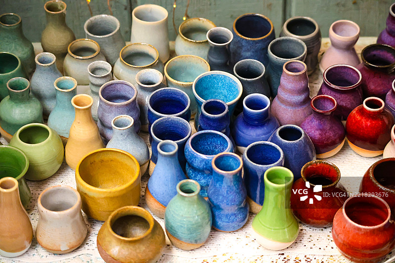 陶瓷花瓶和碗图片素材