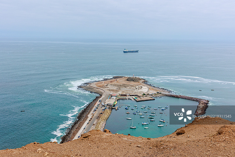 阿拉克兰半岛或前阿拉克兰岛是一个人工改造成半岛的岛屿，位于太平洋沿岸，位于阿里卡港口城市的摩罗山前。图片素材