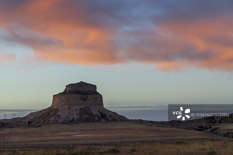 美国内布拉斯加州格林的斯科茨布拉夫国家纪念碑上空的日出图片素材