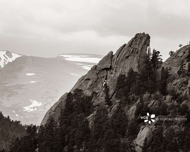 科罗拉多州的山脉与天空的美丽景色，美国图片素材