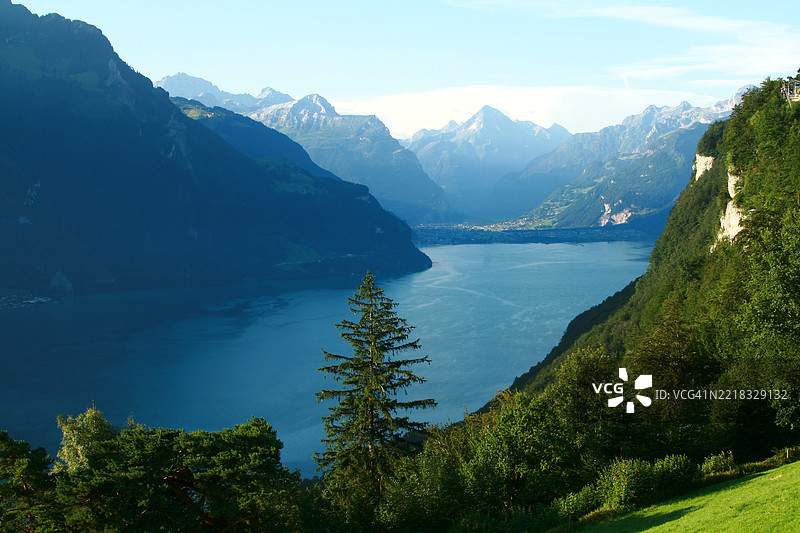 山脉与天空的美丽景色图片素材
