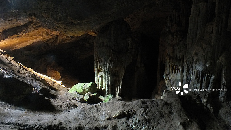 洞穴的低角度视图图片素材