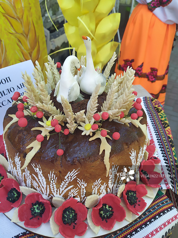 桌子上的蛋糕特写图片素材