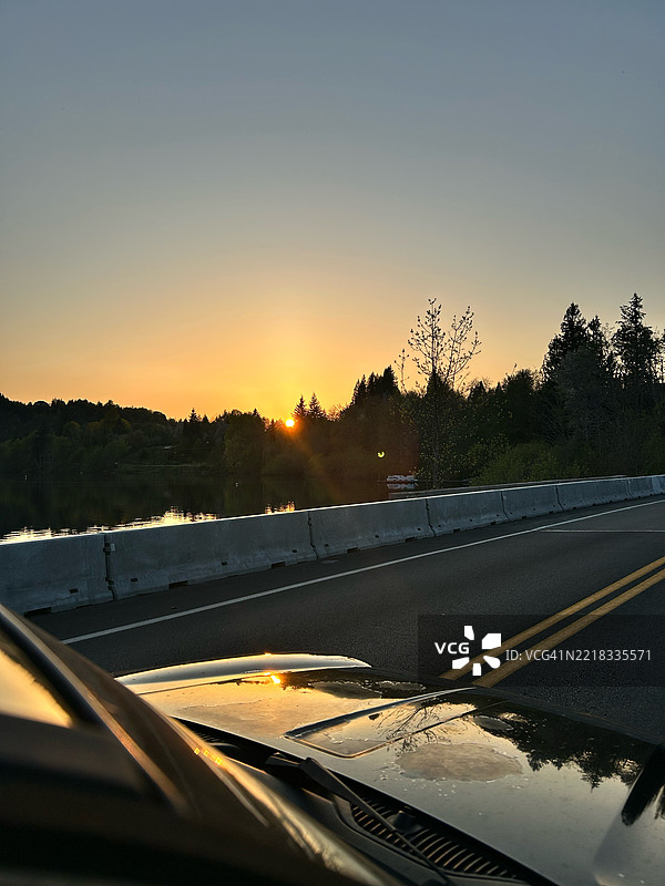 日落时分，华盛顿州的天空与公路的美丽景色图片素材