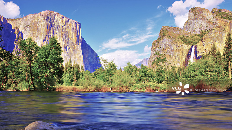 优胜美地国家公园的埃尔卡皮坦山和半圆顶图片素材