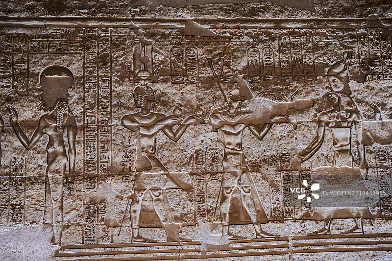 阿斯旺的孔翁博神庙中的象形文字图片素材