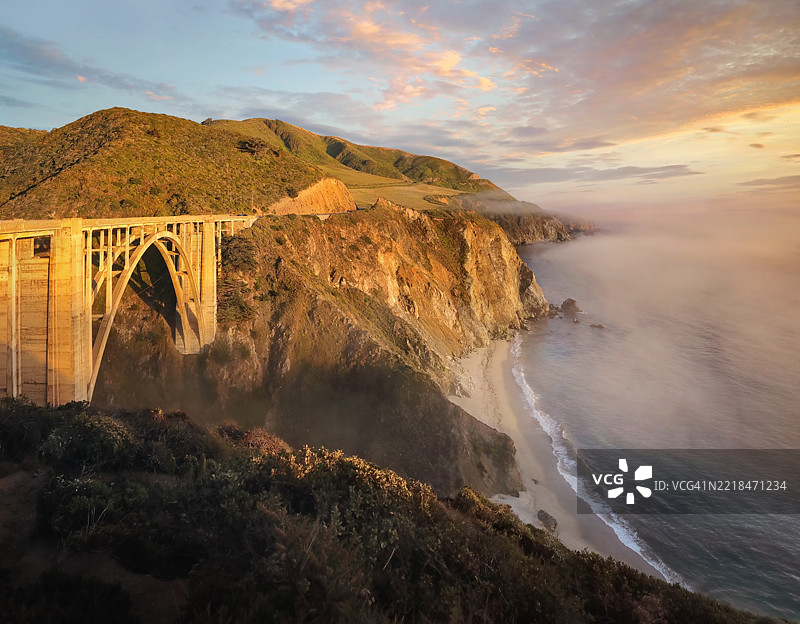 为我播放《迷雾中的她》图片素材