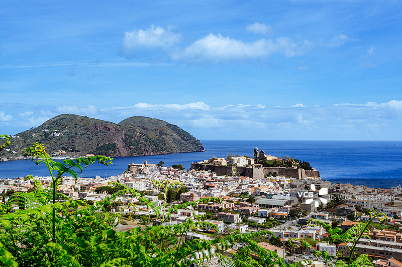 意大利西西里岛利帕里岛的利帕里镇美丽景色图片素材