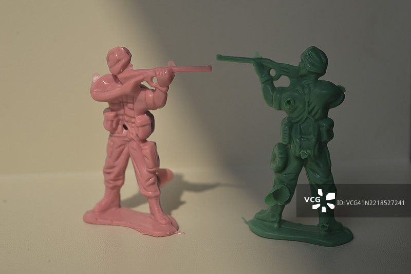 战争概念照片：玩具士兵图片素材
