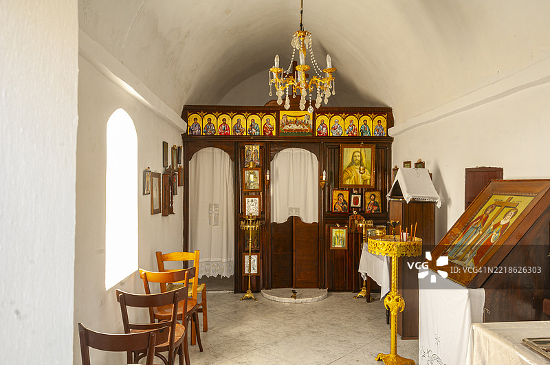 希腊，塞里福斯岛，阿吉奥斯·科斯坦丁诺斯教堂内部图片素材