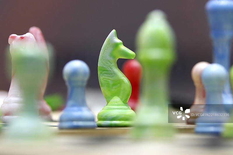 塑料棋盘和棋子图片素材