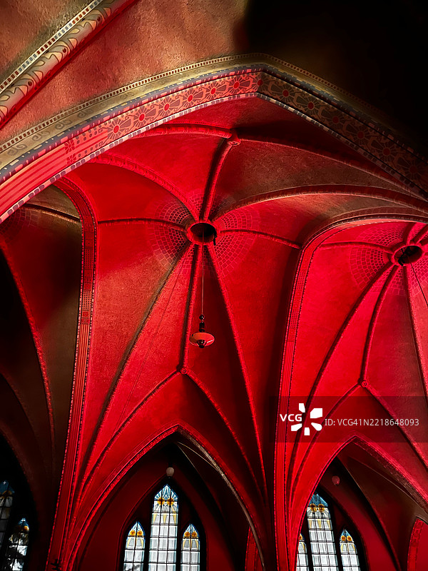 芬兰图尔库圣迈克尔教堂的拱门图片素材