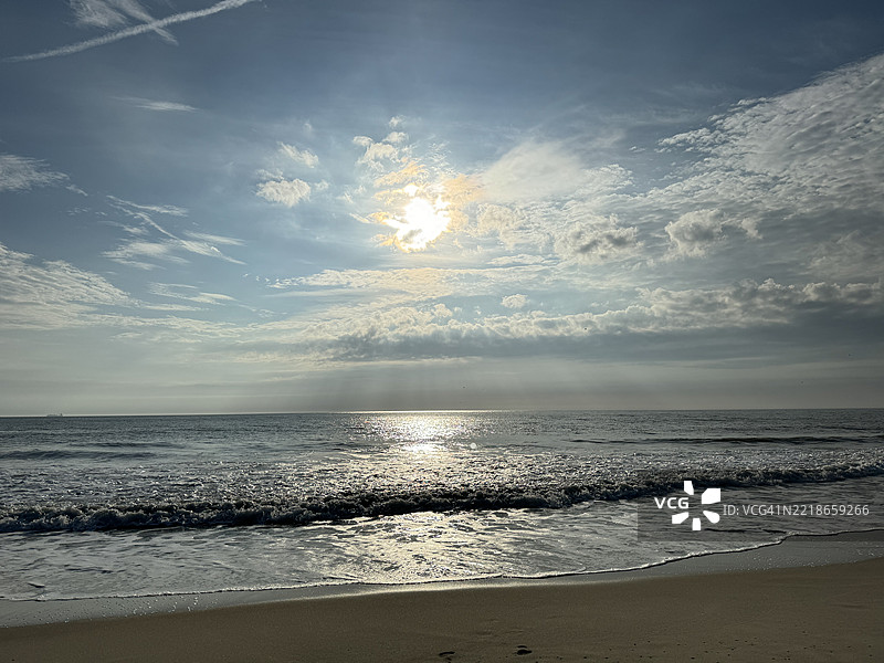 海洋与天空的美丽景色，德拉瓦州，雷霍博斯海滩，美国图片素材