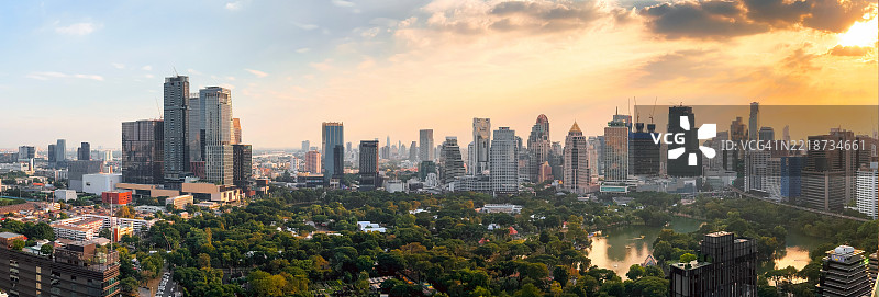 曼谷日落全景天际线 - 兰昆路、隆比尼公园、西隆、萨通和拉玛四路 - 曼谷 - 泰国图片素材