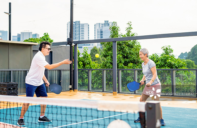 超越基础的联系，追求连接图片素材