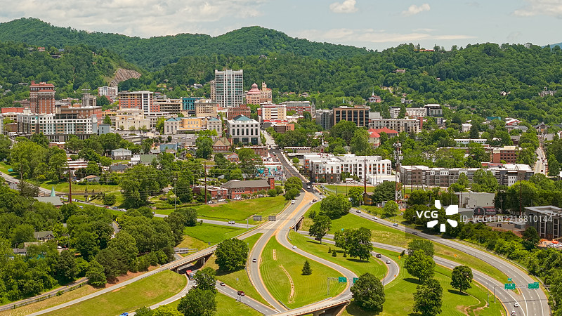 阿什维尔北卡罗来纳州城市天际线 - 高速公路图片素材