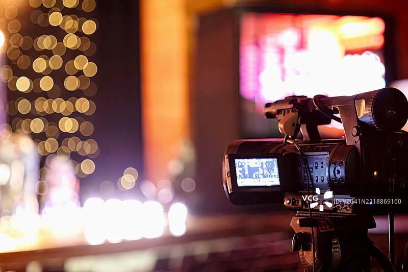 高清专业摄像机特写，正在进行直播图片素材