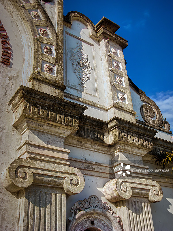 菲律宾邦板牙省巴科洛尔的圣吉列尔莫教堂外观。图片素材