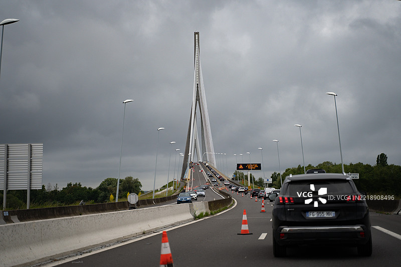 诺曼底大桥 - 横跨塞纳河的斜拉桥图片素材