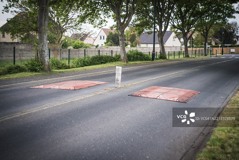 路面隆起/减速带图片素材