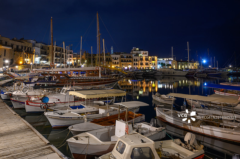夜晚的港口景观图片素材