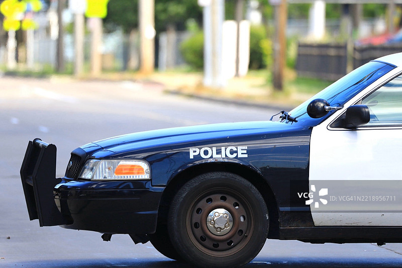 路障 - 警车正面视图图片素材