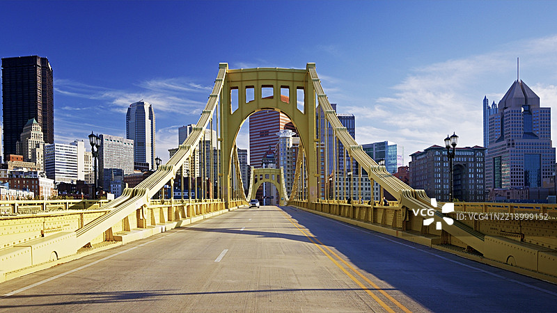匹兹堡天际线特写，包含瑞秋·卡森大桥图片素材