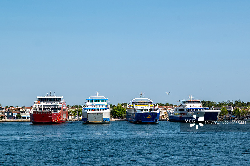 从凯拉莫提到希腊塔索斯岛的渡轮图片素材