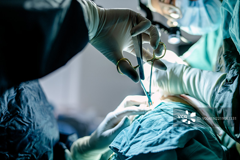 两位女性外科医生图片素材