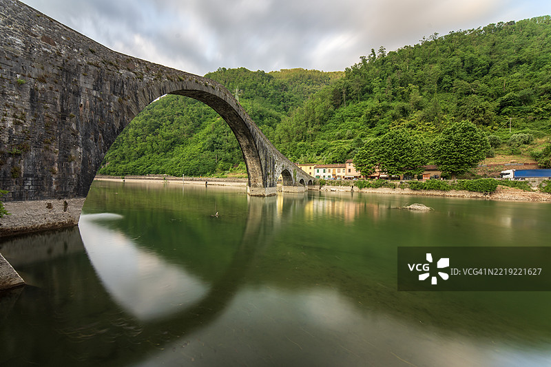 卢卡附近的魔鬼桥或马达莱娜桥图片素材