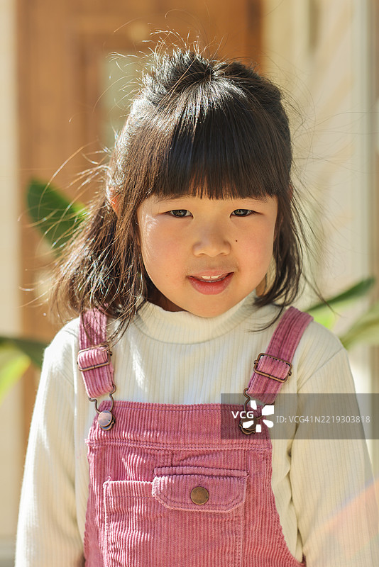 亚洲小女孩的肖像图片素材