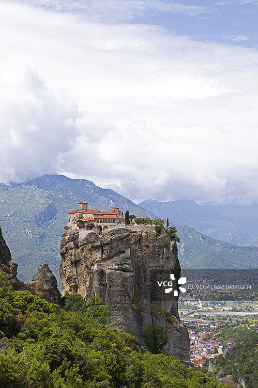 阿吉亚·特里亚达修道院或圣三位一体修道院，位于梅泰奥拉岩石上，卡兰巴卡，塞萨利，希腊，欧洲图片素材
