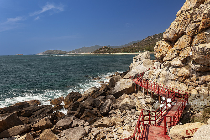 越南宁顺省温海的努伊楚国家公园的岩石海岸图片素材