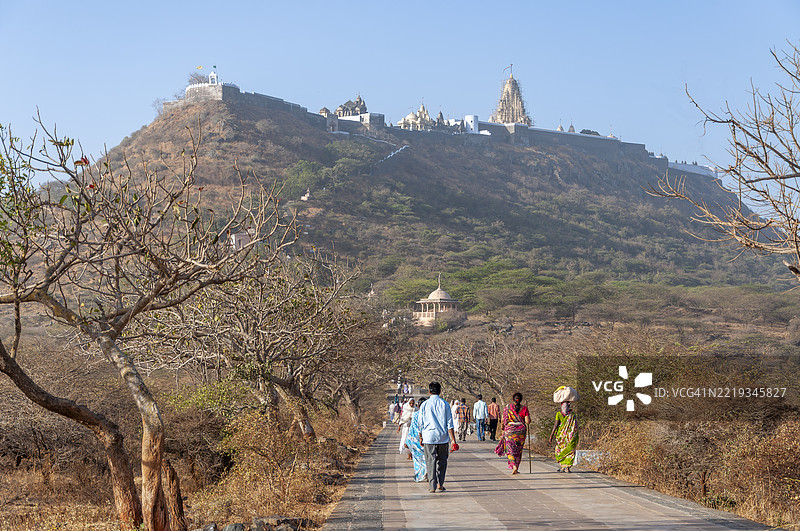 沙特伦贾山，耆那教最神圣的朝圣地之一，位于印度古吉拉特邦的帕利塔纳，耆那寺庙。图片素材