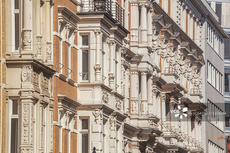 汉堡新城地区的科隆纳登购物街上历史悠久的房屋行列，阿尔斯特科隆纳登，德国汉堡，欧洲图片素材