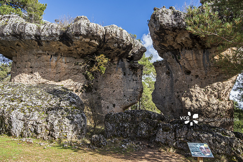 特鲁埃尔的恋人岩石，迷人的城市，岩石形成区，自然保护区，昆卡地区，西班牙，欧洲图片素材