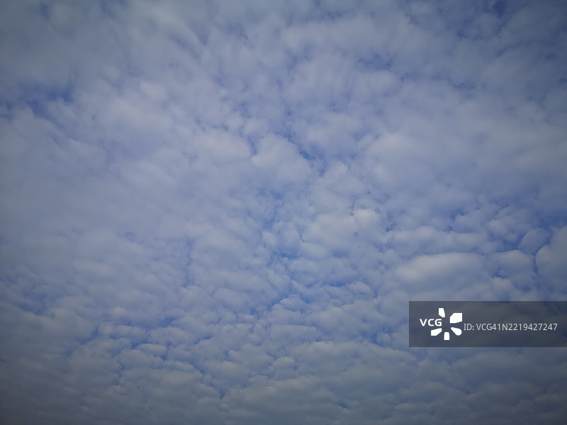 蓝天上的白云图片素材