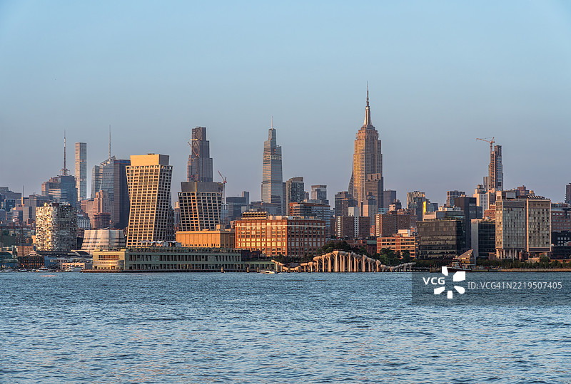 切尔西和曼哈顿中城日落时分图片素材