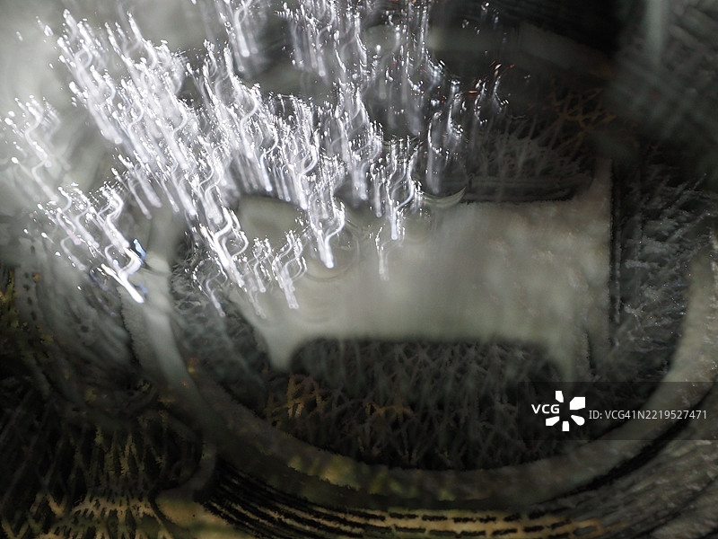 光子飞得比美元还快图片素材