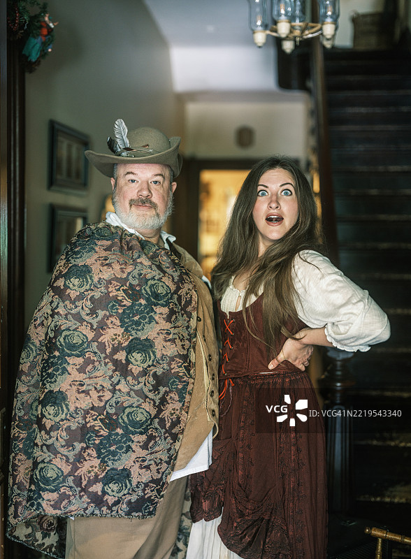 户外男女演员的BTS团体肖像图片素材