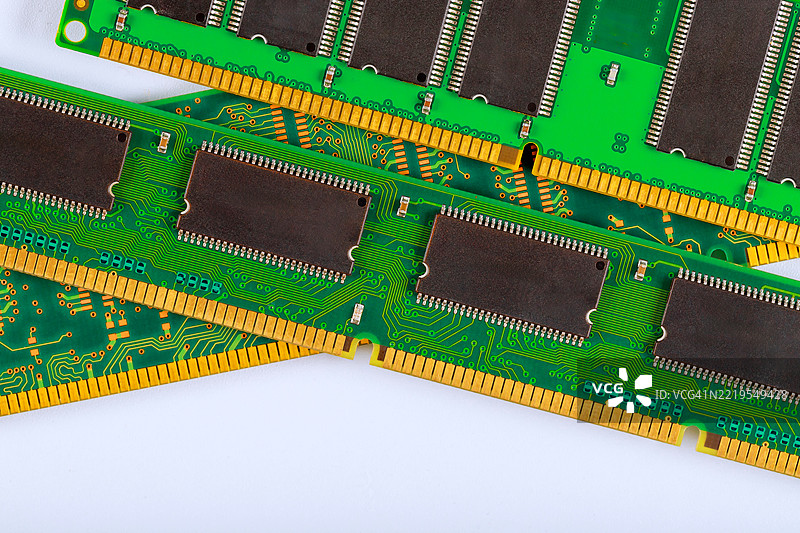 计算机内存模块的视图，展示复杂的电路设计图片素材