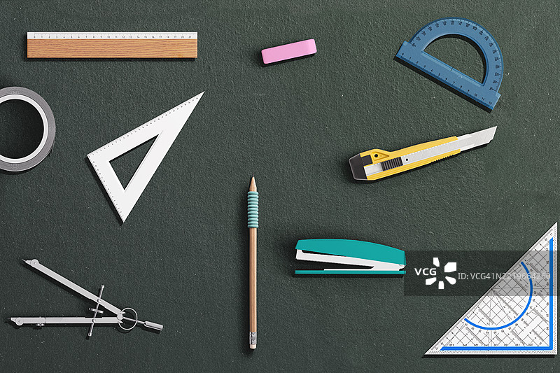 返校概念。文具用品俯视图图片素材