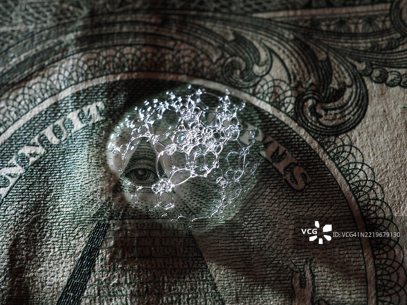 经济基础上的泡沫图片素材